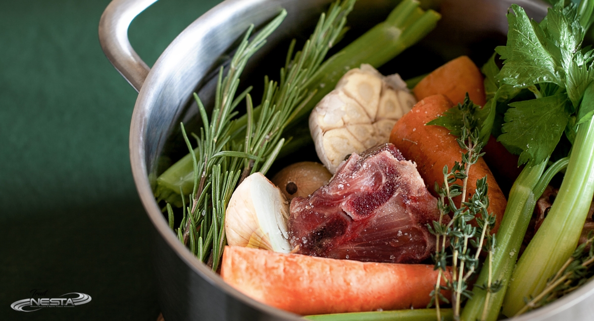 bone broth health benefits for athletes and weight loss